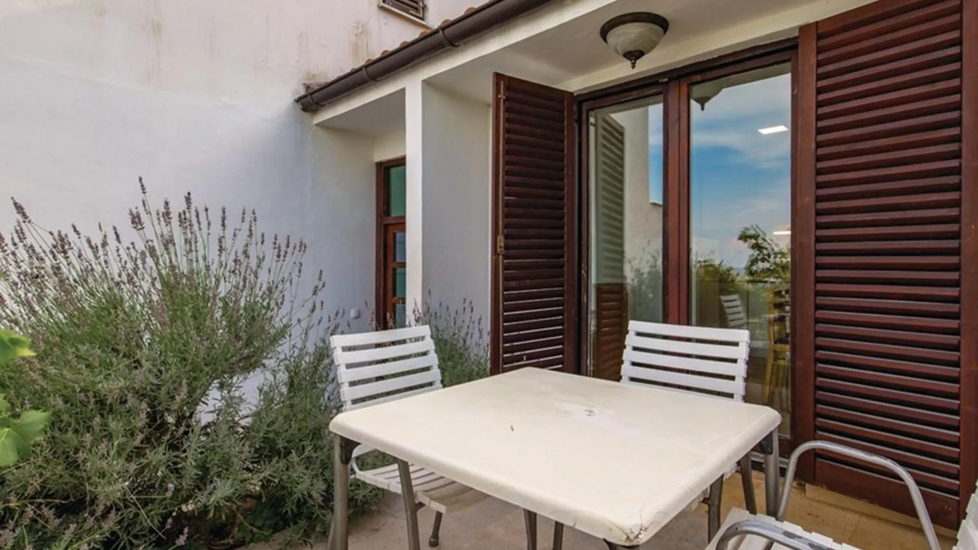 Elegant Brsec Apartments With Sea View