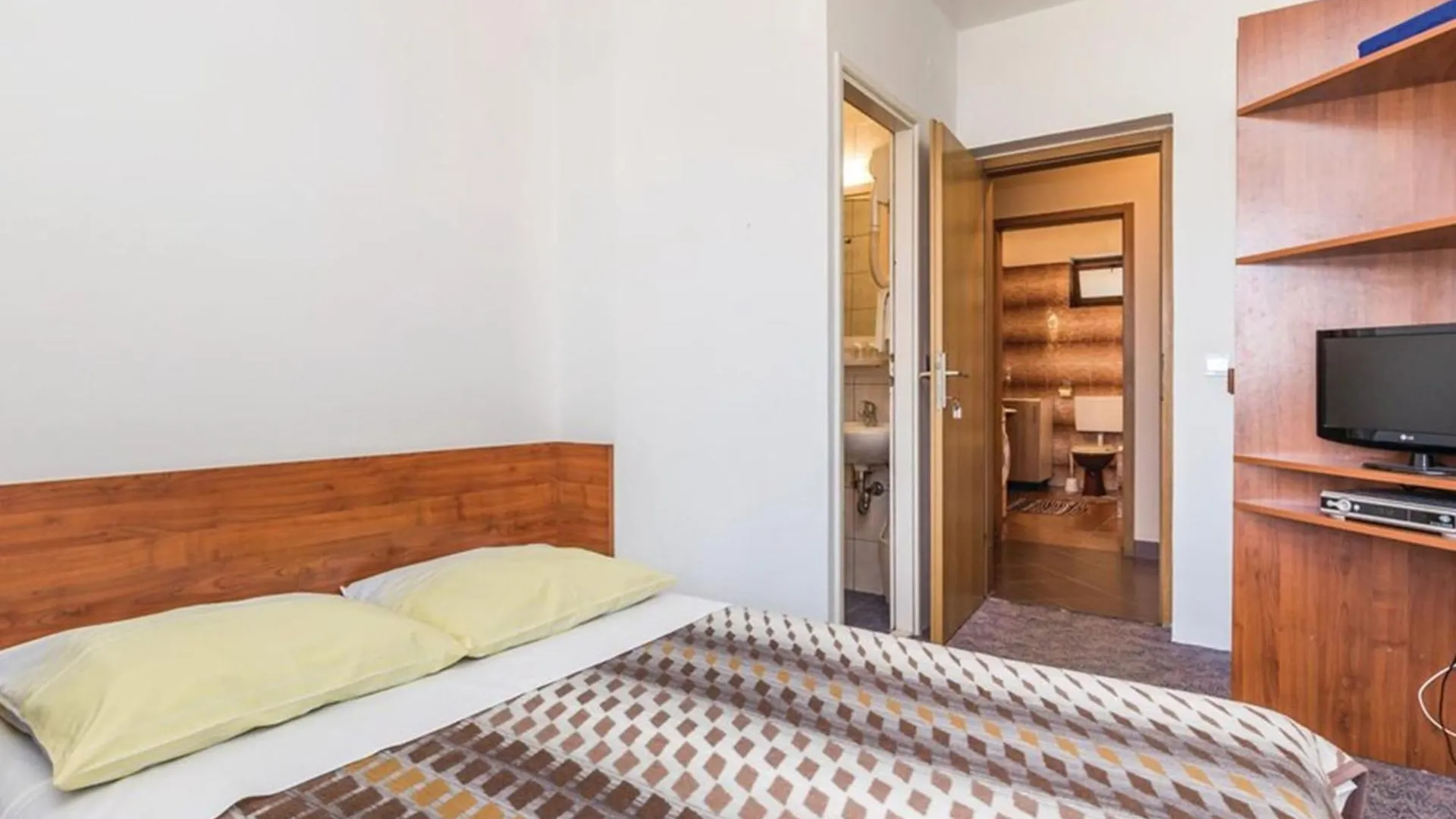 Elegant Brsec Apartments With Sea View