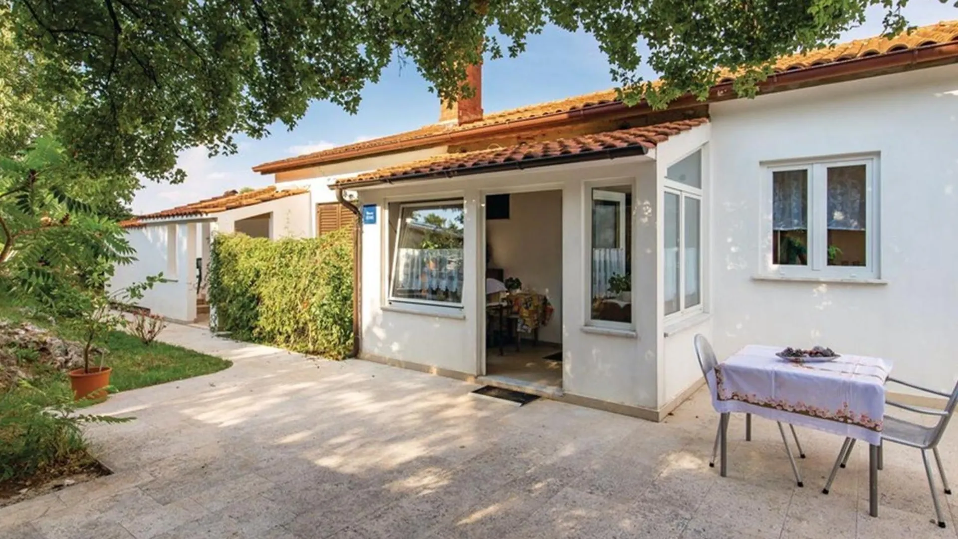 Elegant Brsec Apartments With Sea View